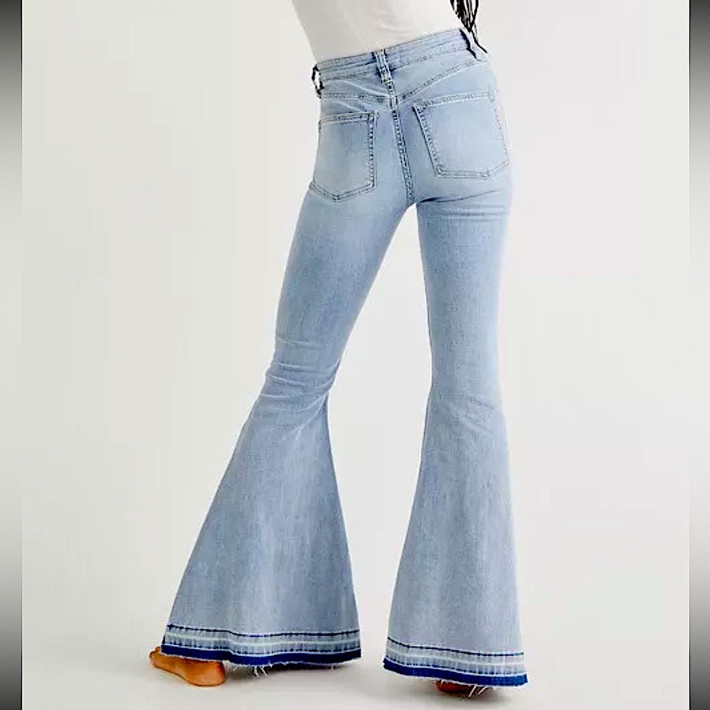 Free People We The Free Irreplaceable Denim Blue Jeans Ultra Flare Wide Stretch - Picture 2 of 12